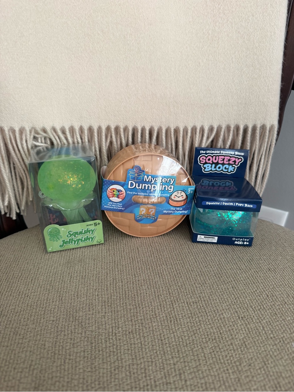 Mystery Dumpling & Squeezy Toys Bundle - Green